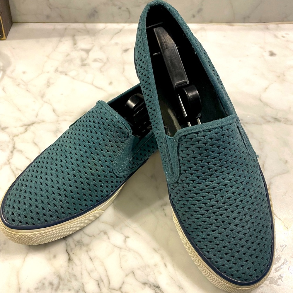 Sperry Perforated Leather sneaker
